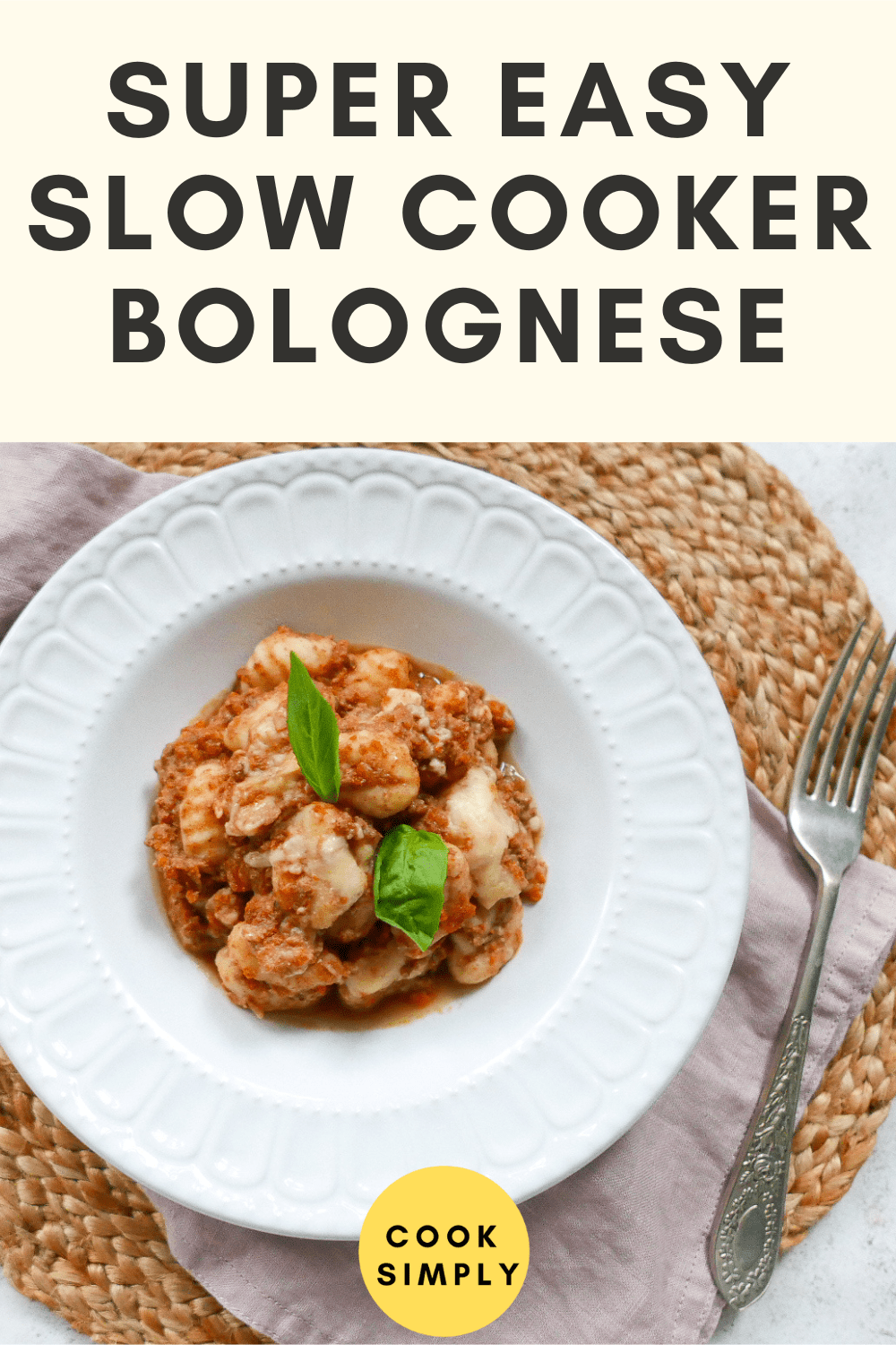 Ingrédients comprenant de la pancetta, des carottes, des oignons et des tomates en conserve - Cook Simply