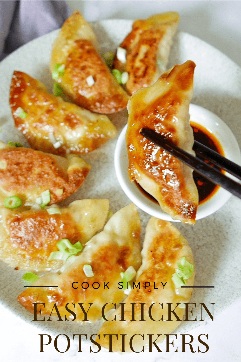 potstickers de poulet faciles avec trempette - Cook Simply