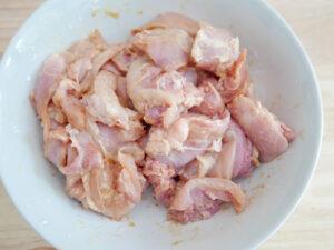 marinating chicken pieces for sweet and sour chicken - Cook Simply