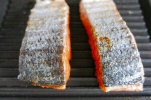 Grilling salmon fillets - Cook Simply